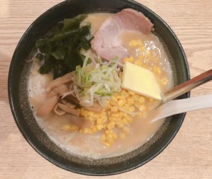 ラーメン激戦区 西新宿7丁目の勝者は 味八 Nadio